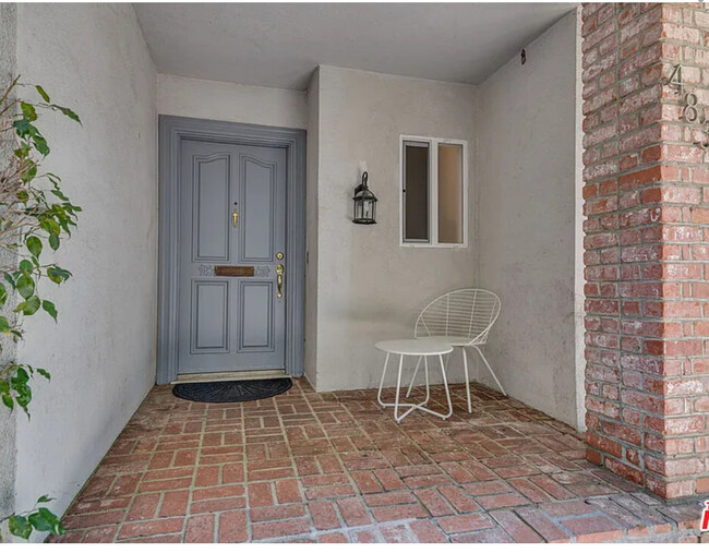 Building Photo - 4833 Alcove Ave