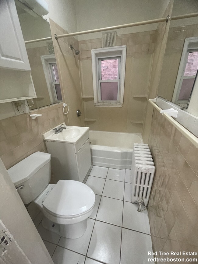 Building Photo - 35 Harvard St