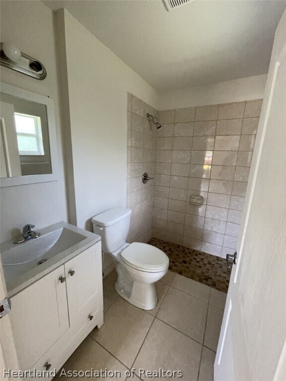 Building Photo - 533 Highlands Lake Dr
