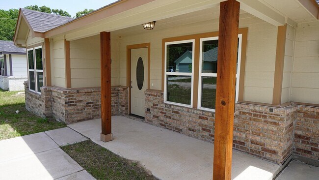 Foto del edificio - 800 Hemlock Dr