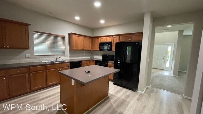 Building Photo - 3 br, 2.5 bath House - 16118 166th Ave SE