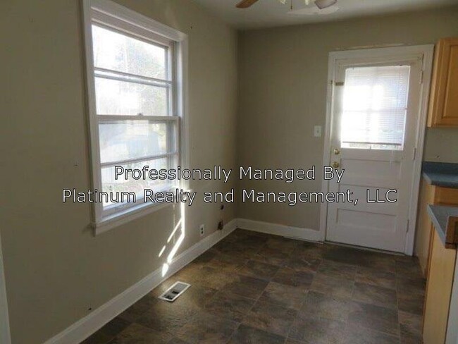 Building Photo - 122 Clearview Dr