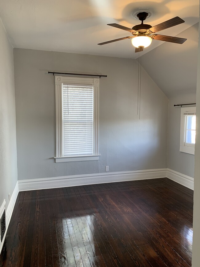 Master bedroom - 1555 N Williams St