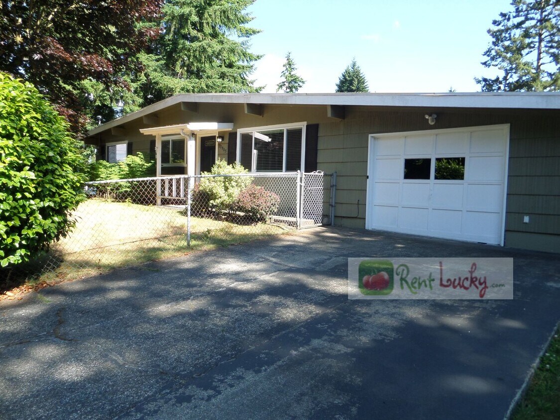 Primary Photo - Adorable 3-Bedroom Home w/Large Fenced Yar...