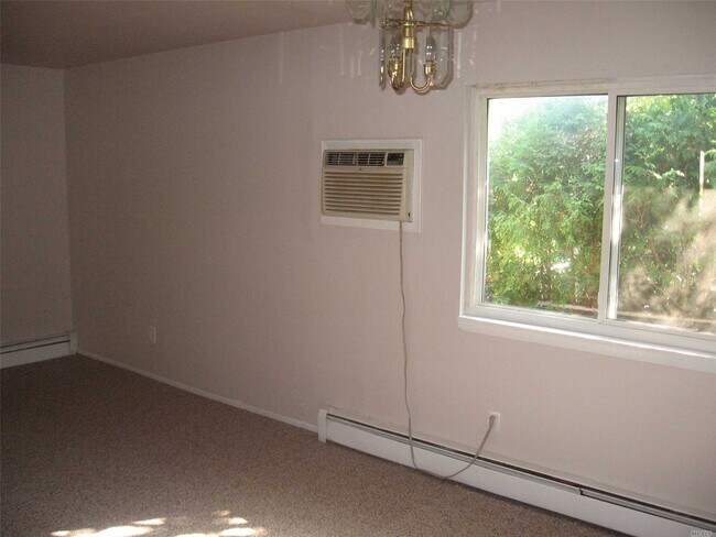 Building Photo - 69 Pinewood Dr