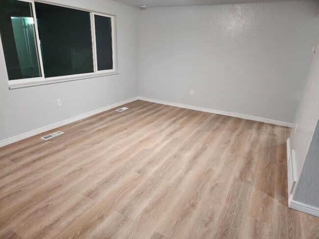 Building Photo - Roy 4-plex 2014