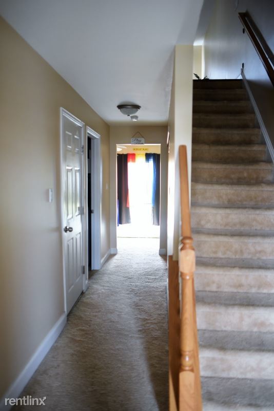 Building Photo - 3 br, 2.5 bath Townhome - 12 LUMBER LN