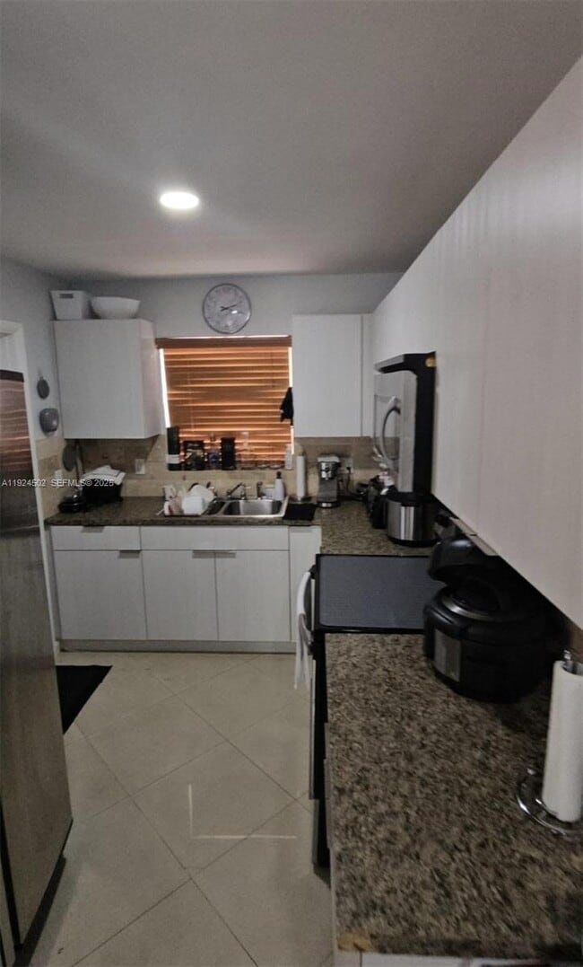 Foto del edificio - 7368 SW 82nd St