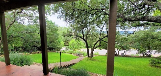 Foto del edificio - 1403 Canoe Brook Dr