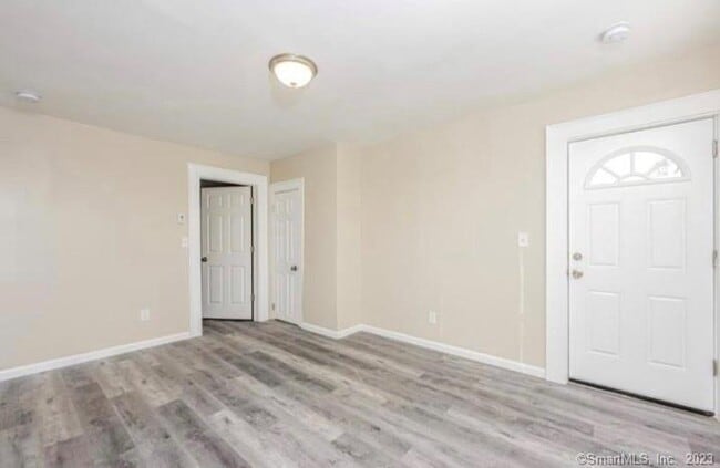 Building Photo - 2818 Whitney Ave