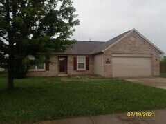 Foto principal - 7949 Lawrence Woods Blvd