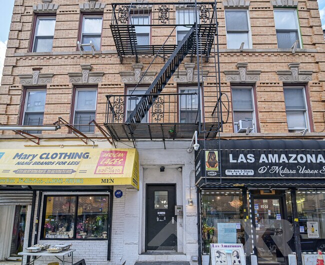 Foto del edificio - 305 Clarkson Ave