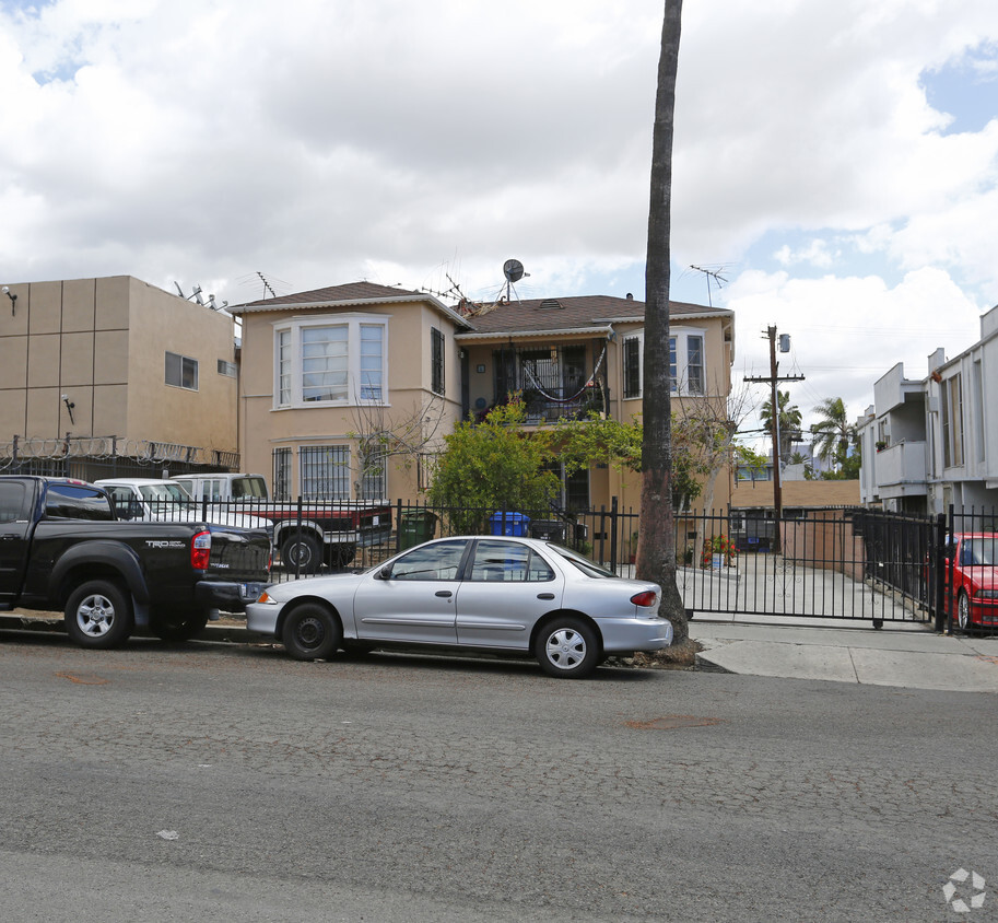 Foto del edificio - 920 S Kenmore Ave