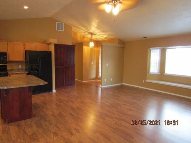 Building Photo - 3 bedroom 2 bathroom at the End of the cul-de-sac Home with RV Parking