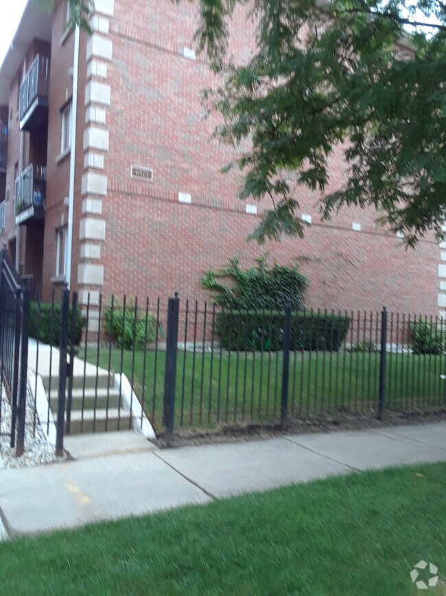 Edison Park Apartments for Rent - Chicago, IL - 34 Rentals | Apartments.com