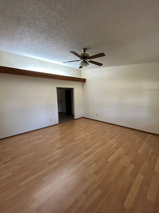Foto del edificio - 2601 E 17th St