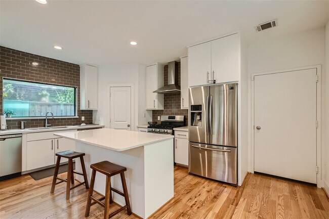 Foto del edificio - 4916 McKinney St