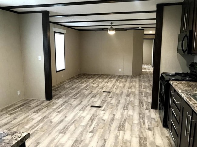 Building Photo - 14401 Courtney Rd (Brand New)