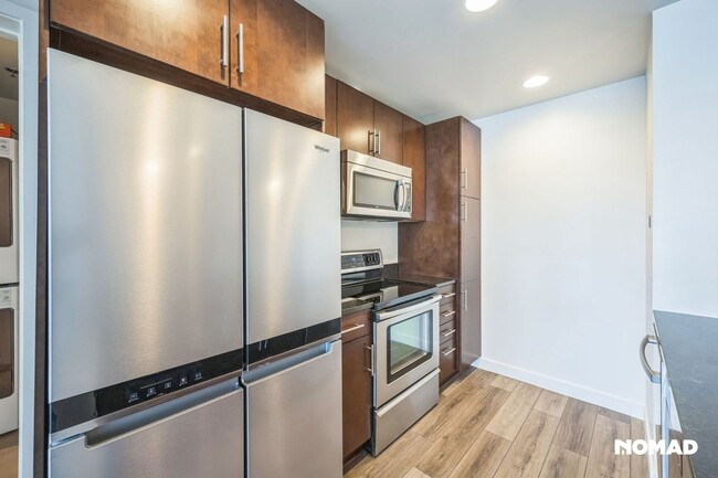 Foto del edificio - Best Value Luxe One Bedroom Downtown