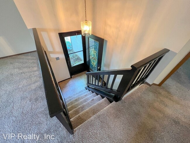 Building Photo - 4 br, 2 bath House - 6566 Arborg Ct
