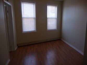 Foto principal - 8310 Grand Ave
