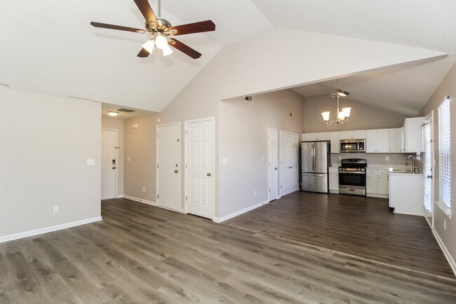 Foto del edificio - 714 Cherry Branch Cir