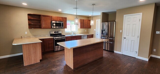 Foto del edificio - 2907 E Willow Ave