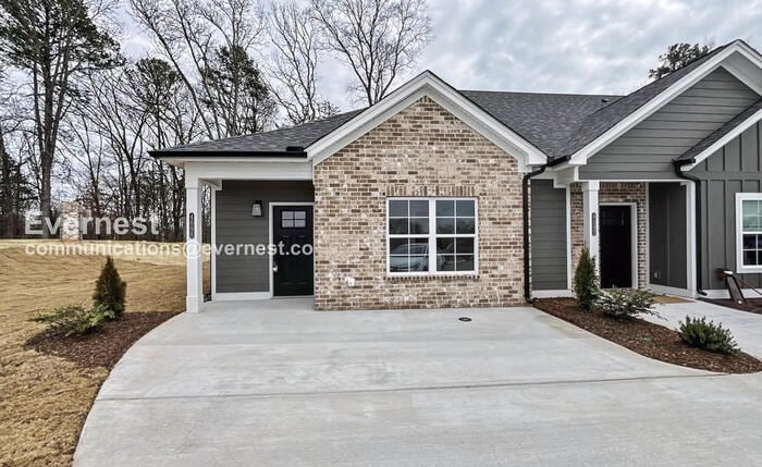 2 Bed/2 Bath Townhome with Off-Street Parking / Pet-Friendly / Available Now! - 2 Bed/2 Bath Townhome with Off-Street Parking / Pet-Friendly / Available Now!