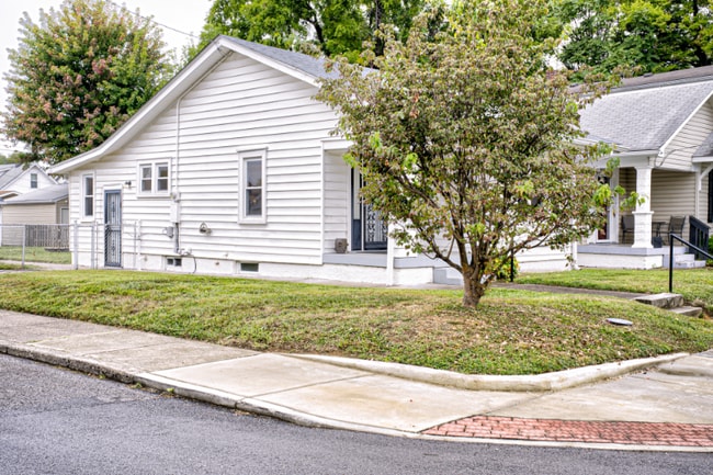 Photo - 1028 Forrest St House