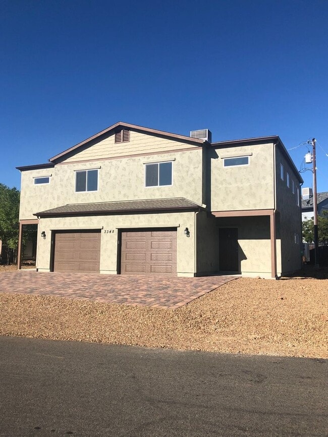 Building Photo - 3348 N Yavapai Rd E