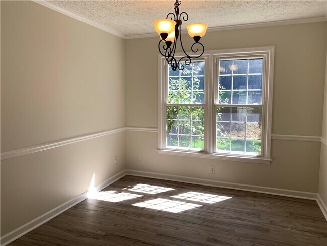 Foto del edificio - 4536 Woodlawn Lake Dr