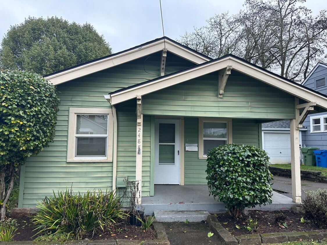 Primary Photo - CUTE 3 BED 1 BATH HOME LOCATED IN SOUTH SALEM