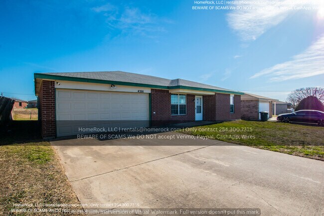 Building Photo - 4 Bedroom 2 Bath Available NOW