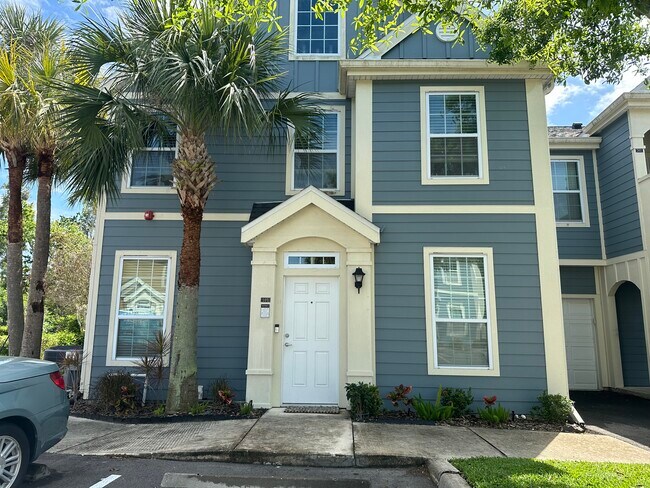 Beautifully furnished 1st fl 1 bed condot fl - 5581 Rosehill Rd