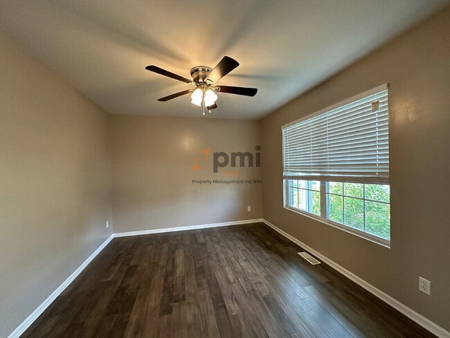 Building Photo - 1864 Westridge Dr