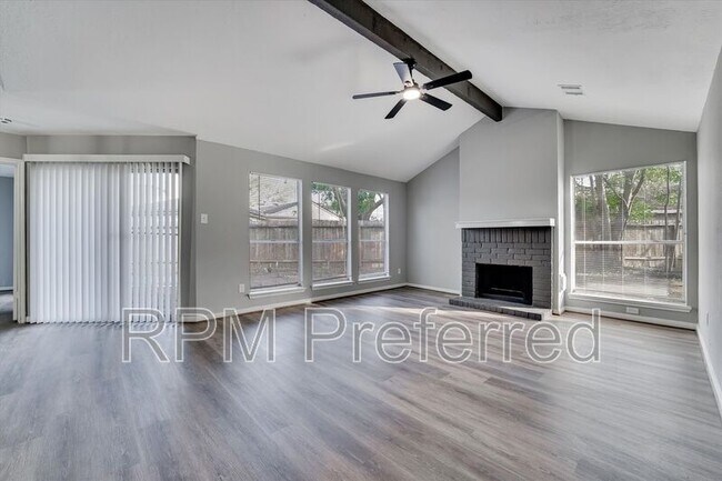 Foto del edificio - 8526 Deer Meadow Dr