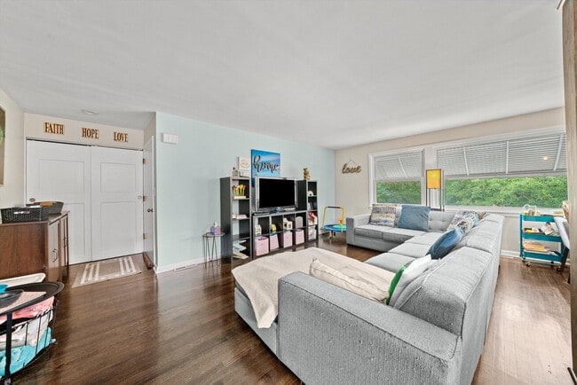 Foto del edificio - 8819 N Wisner St