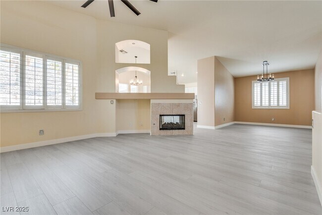 Foto del edificio - 1340 Rolling Sunset St