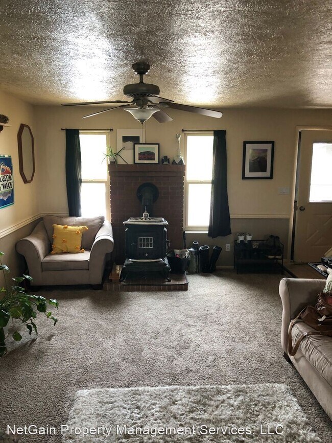 Building Photo - 2 br, 1 bath House - 645 W Old HWY 91