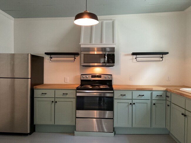 Foto del edificio - 602-604 W 10th St NE