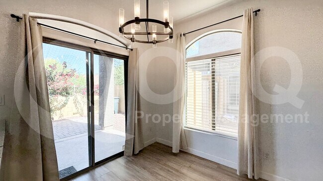 Foto del edificio - 16620 S 48th St