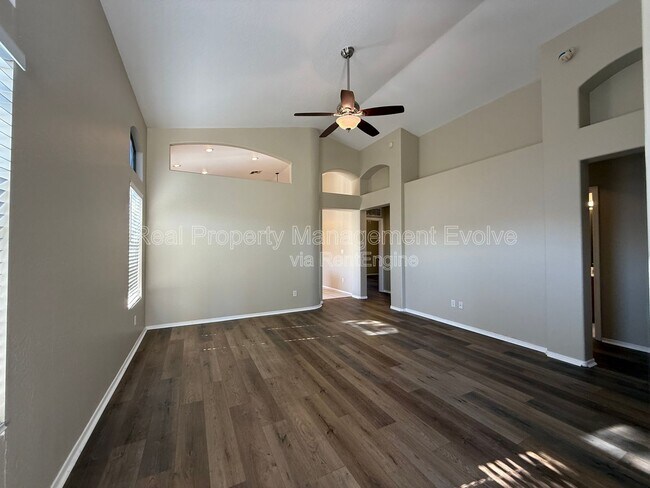 Foto del edificio - 2006 N 106th Ave