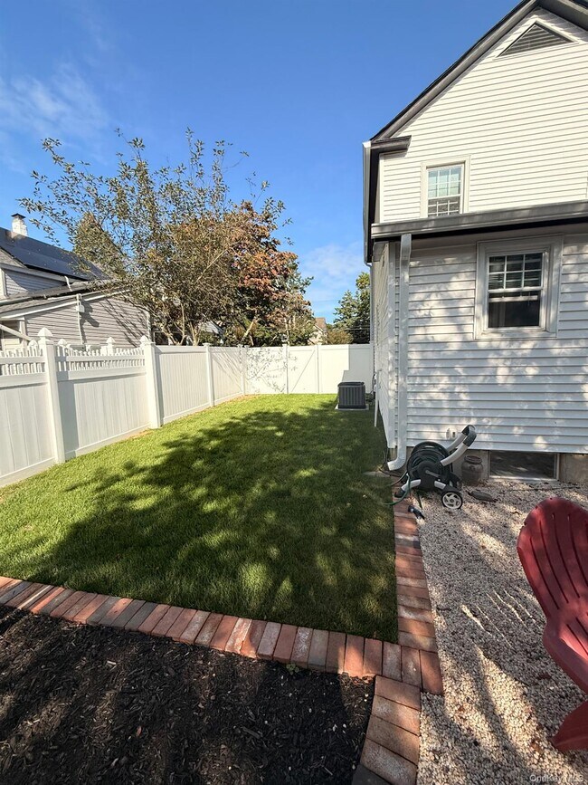 Foto del edificio - 24 Tyler Ave