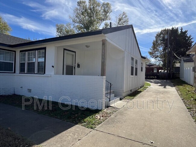 Foto del edificio - 3930 E 1st St