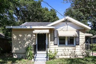 Building Photo - 6517 Sunset Dr
