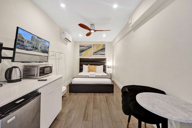 Building Photo - 3020 Seville St