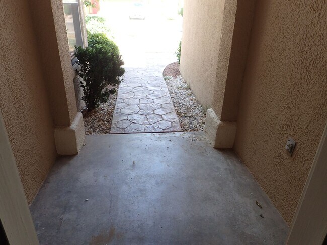 Building Photo - 3648 Tierra Vergel Dr