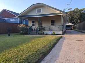 Building Photo - 7335 Santiago St