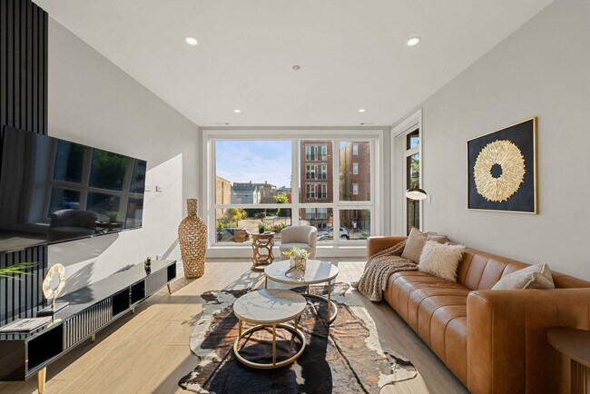 Foto del edificio - 2344 W Polk St