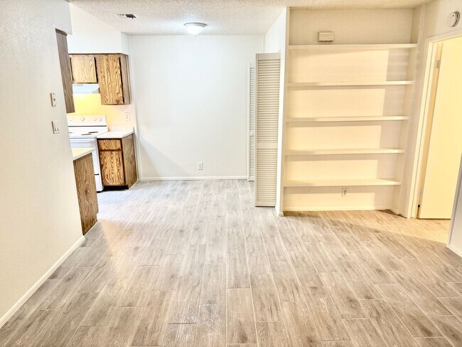 Foto del edificio - 2 Bedroom/2 Bath Condo! Community Pool